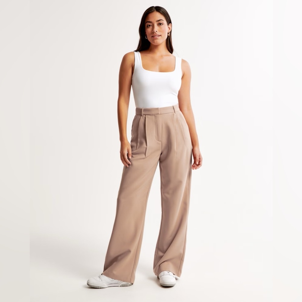 Curve Love A&F Sloane Tailored tan size 30/10R